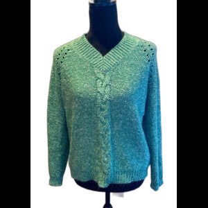 St John’s Bay Woman’s Green Sweater Sz Petite Large V Neck Cable Style SOFT!
